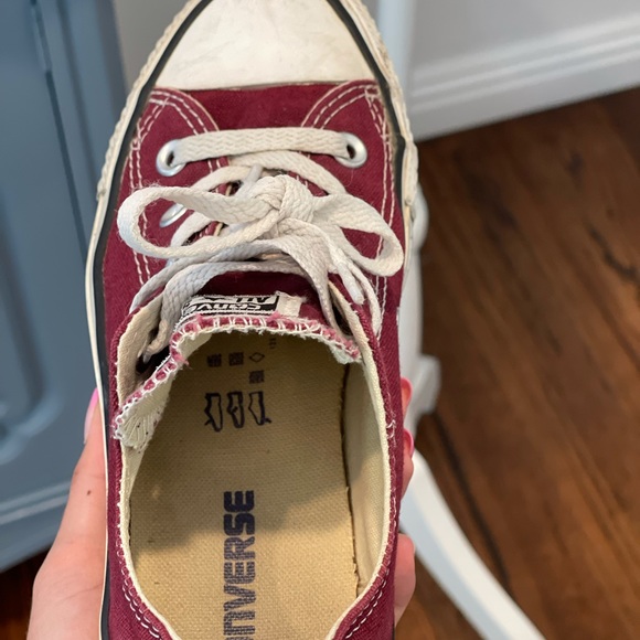 Mens Converse Size 4, Woman's size 6 - Picture 3 of 6